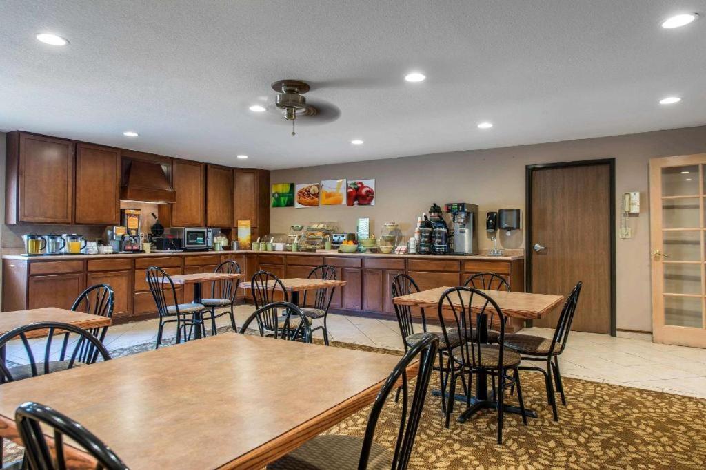 Quality Inn Берлингтон Экстерьер фото